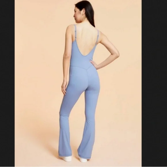 Chic Purple Jumpsuit with Spaghetti Straps - Picture 2 of 7